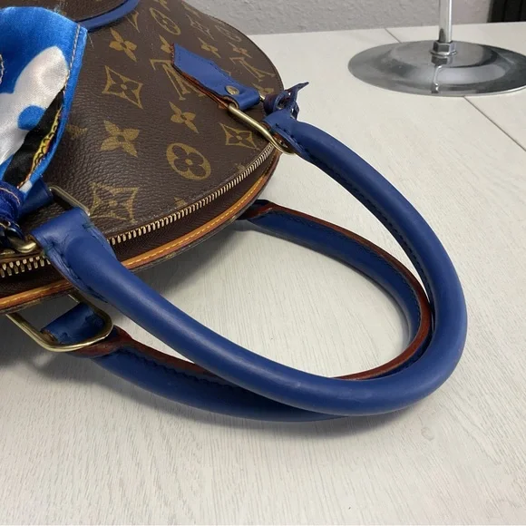 Louis Vuitton Bags - Picture 7 of 15